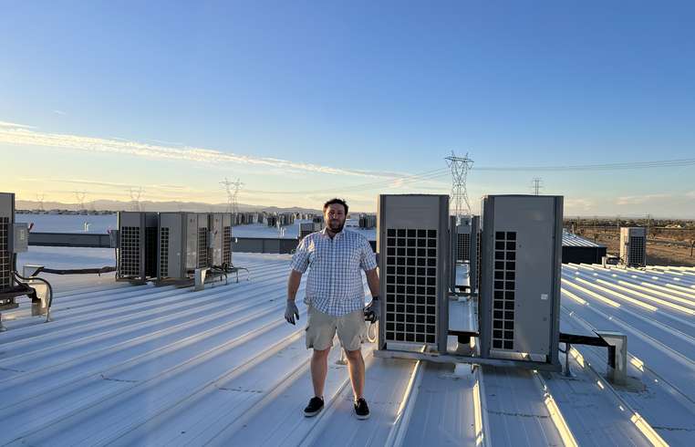 Commercial VRF LG on roof
