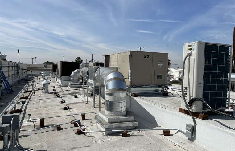 Commercial Rooftop AC, outdoor ducting